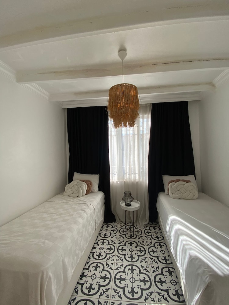 Hayriye Hanim Ege Hotel 13/35