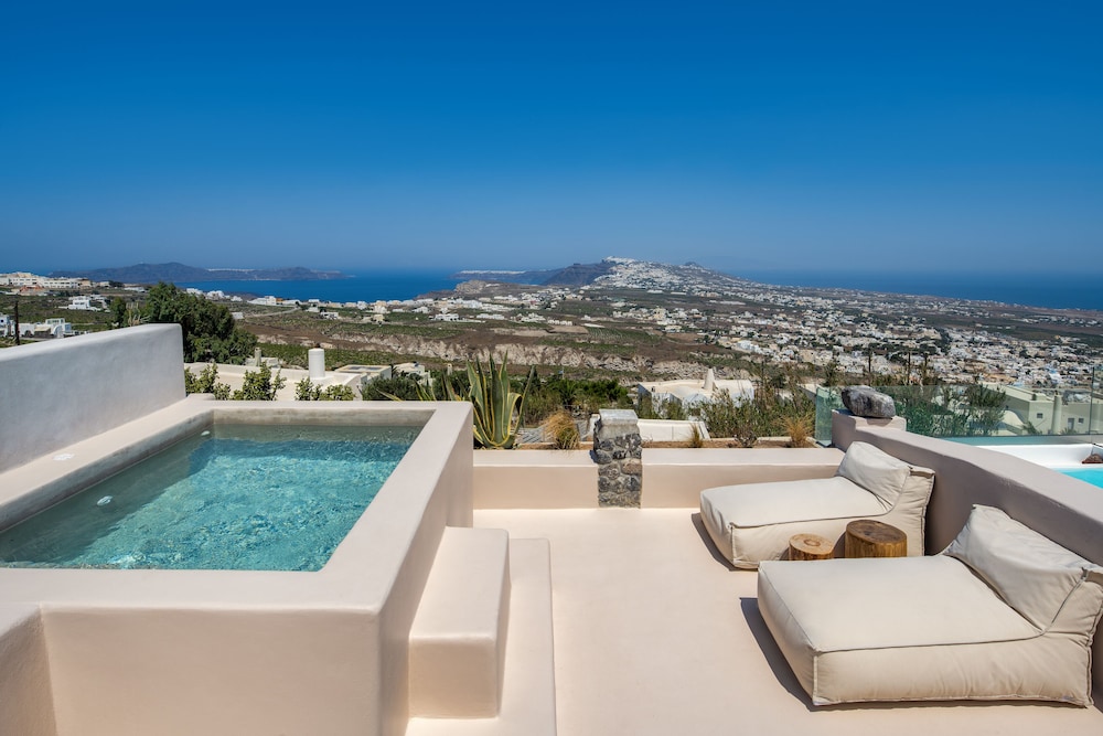 Pyrgos 1870 A Restored Winery 20/46