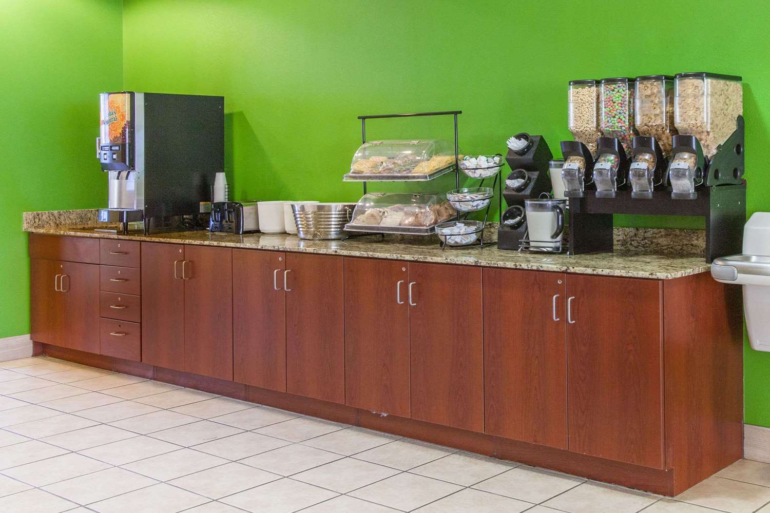 Microtel Inn And Suites By Wyndham Rogers 2/9