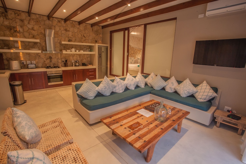 Bahia Mar Boutique Hotel 52/75