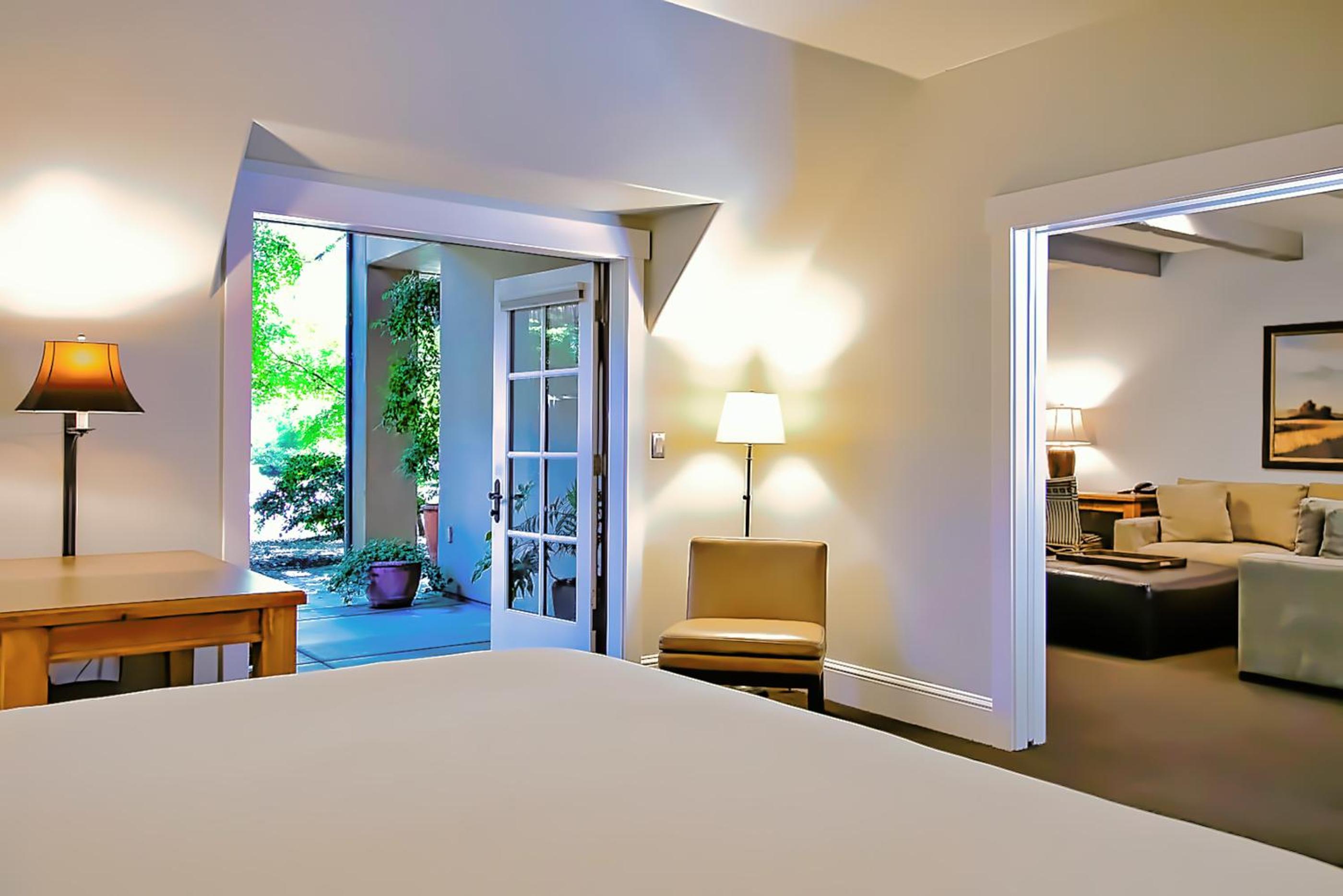 Suite, King Bed