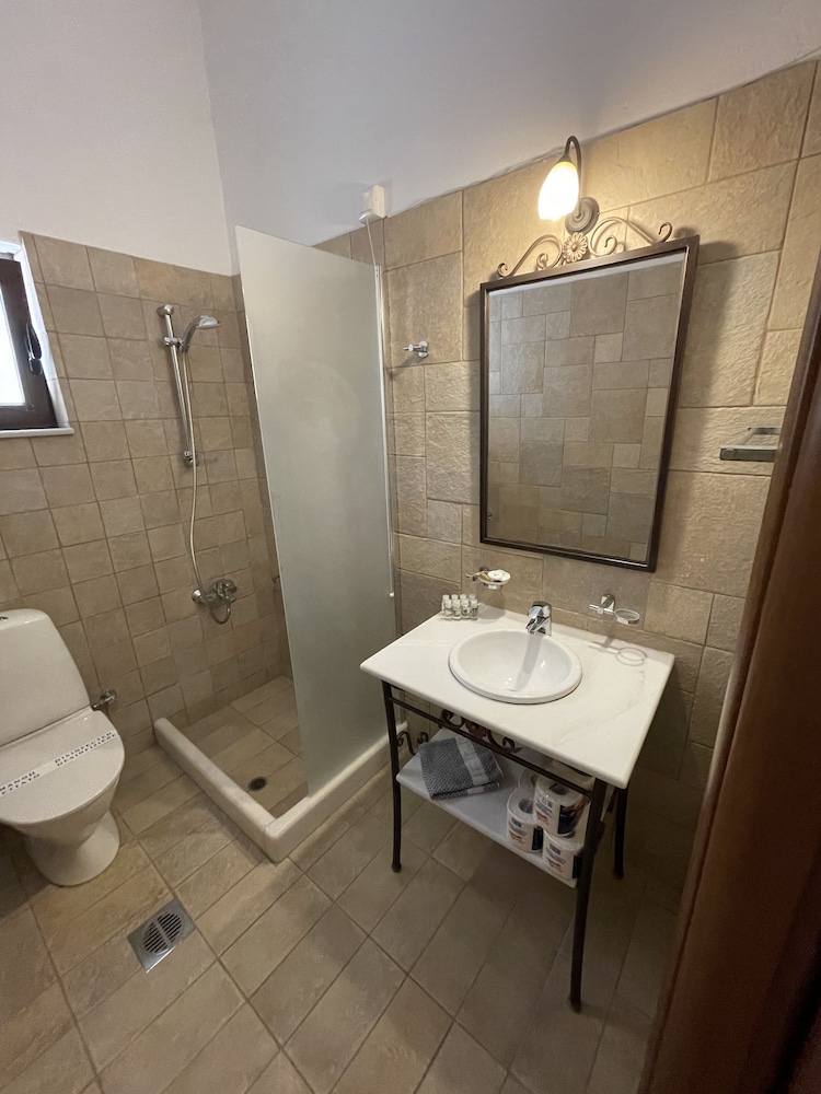 Vathi Hotel 47/50