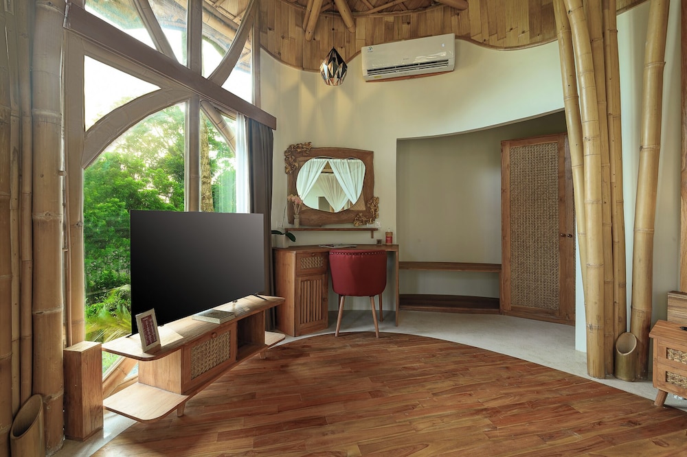 The Udaya Resort Spa 54/74