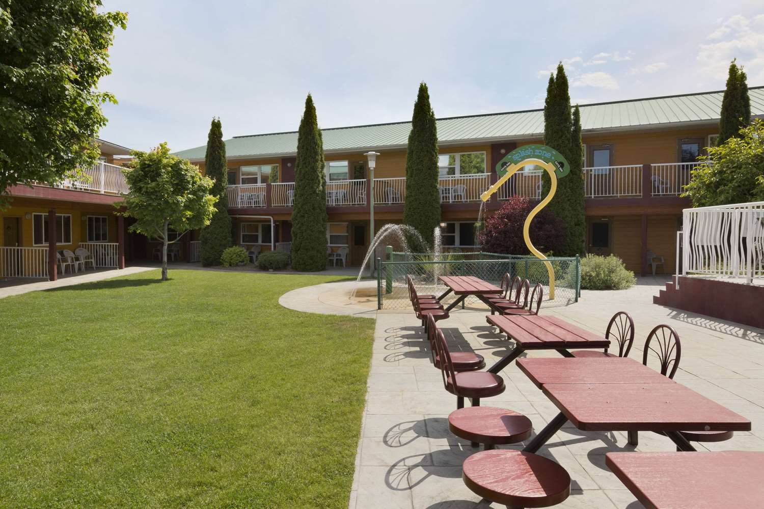 Days Inn by Wyndham Penticton Conference Centre 38/40