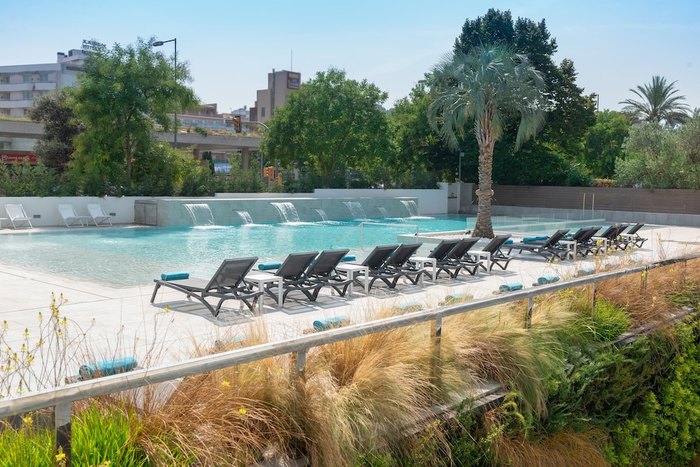 L Azure Hotel 59/64