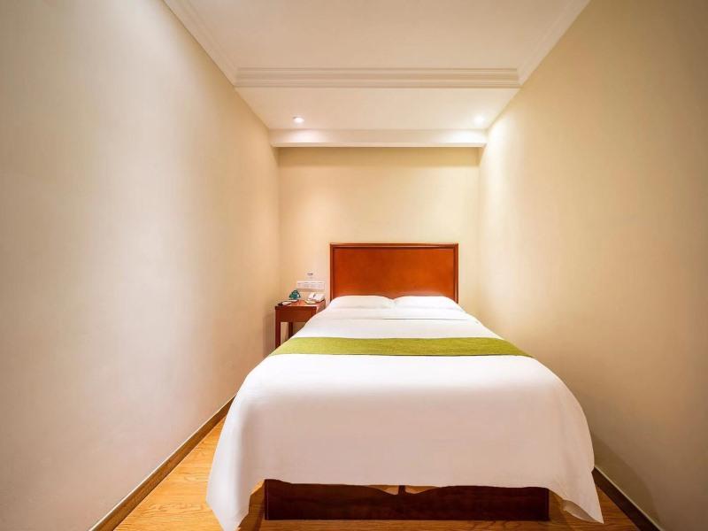 GreenTree Inn Shanghai East Xietu Road Jiuyuan Express Hotel 31/47