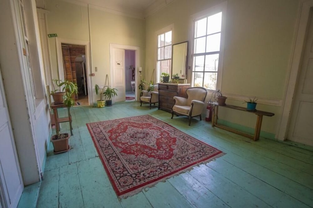 Lotus Garden Hostel 32/35