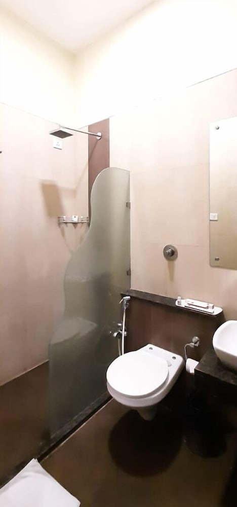 Vijaya Tej Clarks Inn 28/31