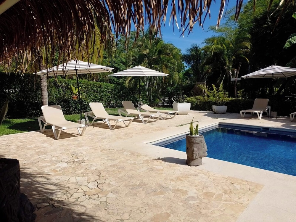 Montelaguna Boutique Hotel 48/50