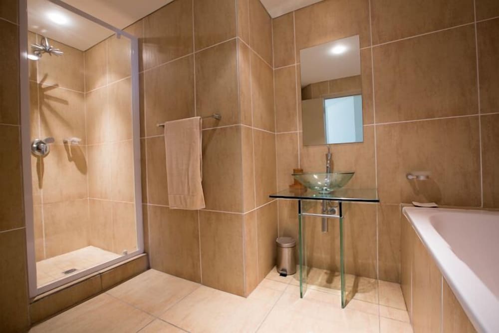 Loddeys Ocean View Apartments 10/10