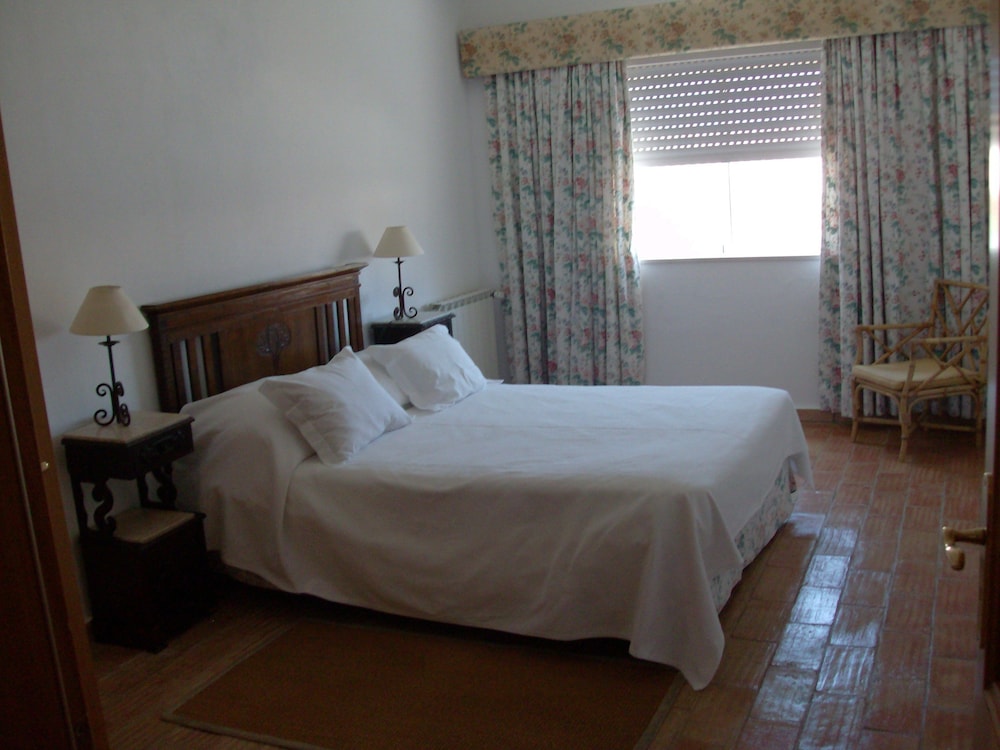 2 BEDROOMS, TOWN HOUSE, SEA VIEW