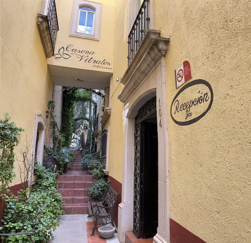 Hotel Casona de los Vitrales 2/50