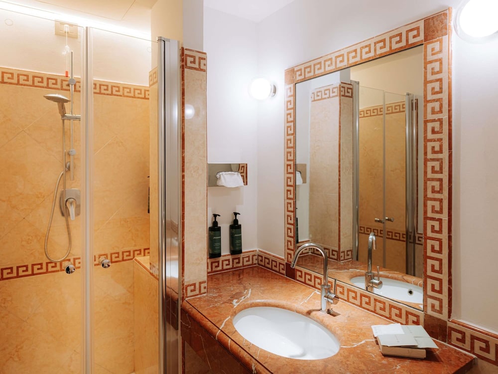 Movenpick Bari Hotel 49/50