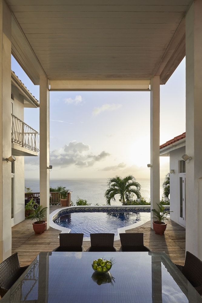 Windjammer Landing Resort and Residences 4/84