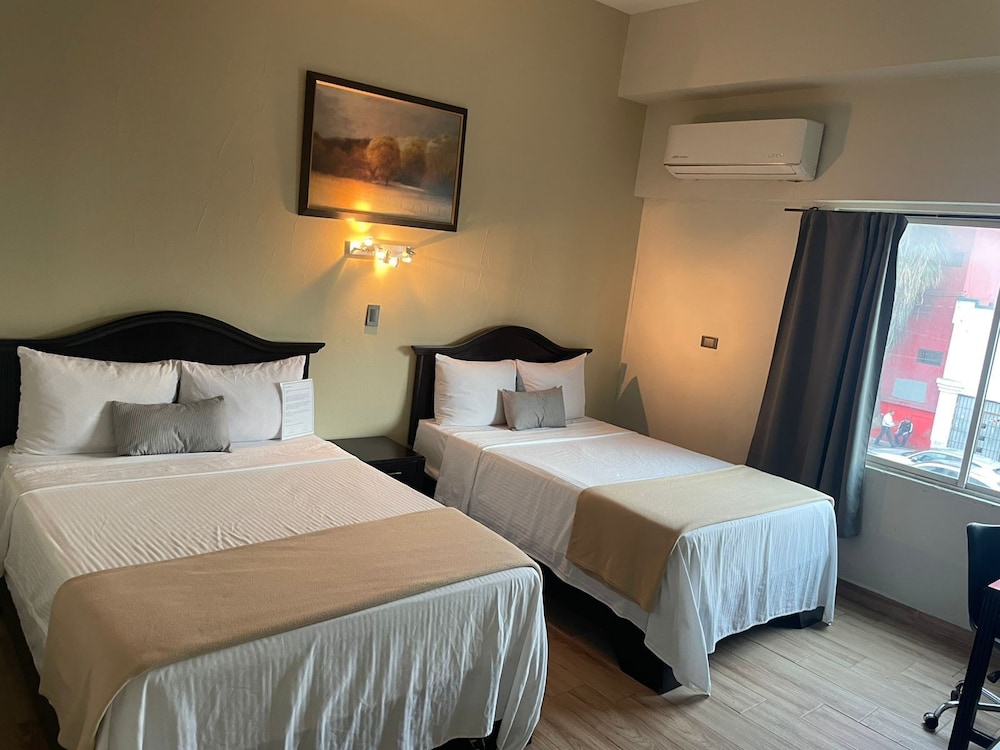 غرفة ديلوكس بسريرين مزدوجين بحمام خاص، Hotel Plaza Del Arco 4/9