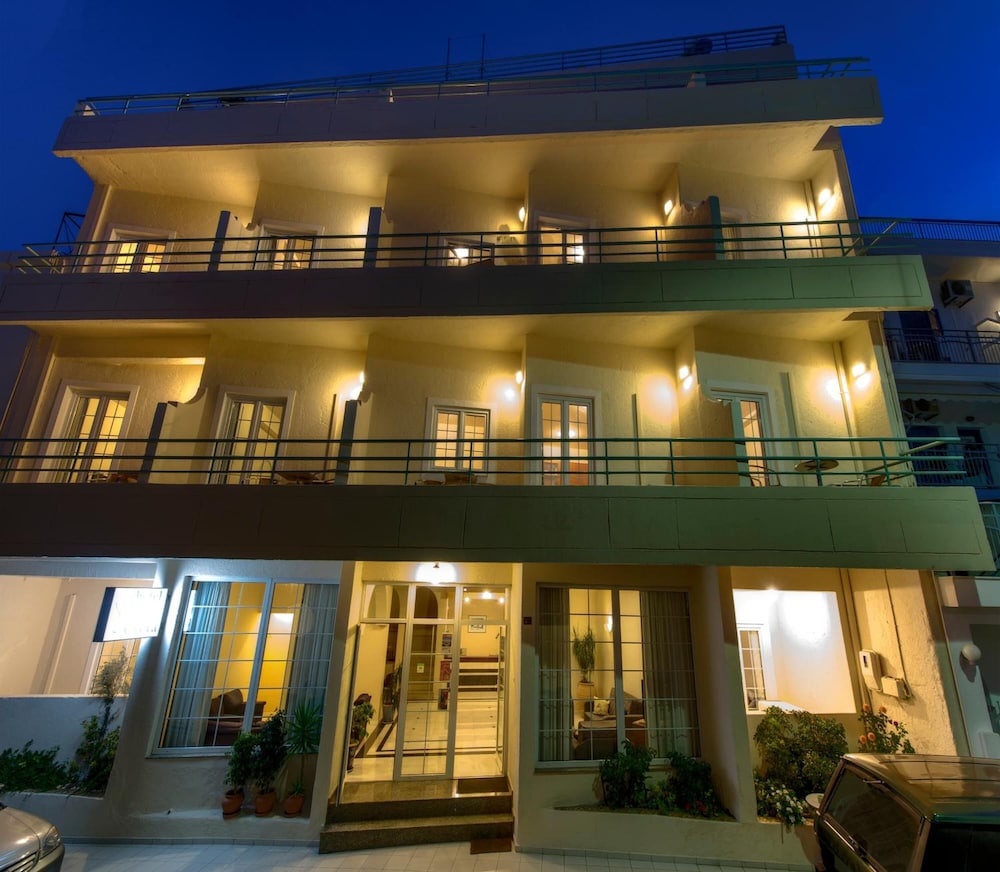 Creta Hotel 1/24