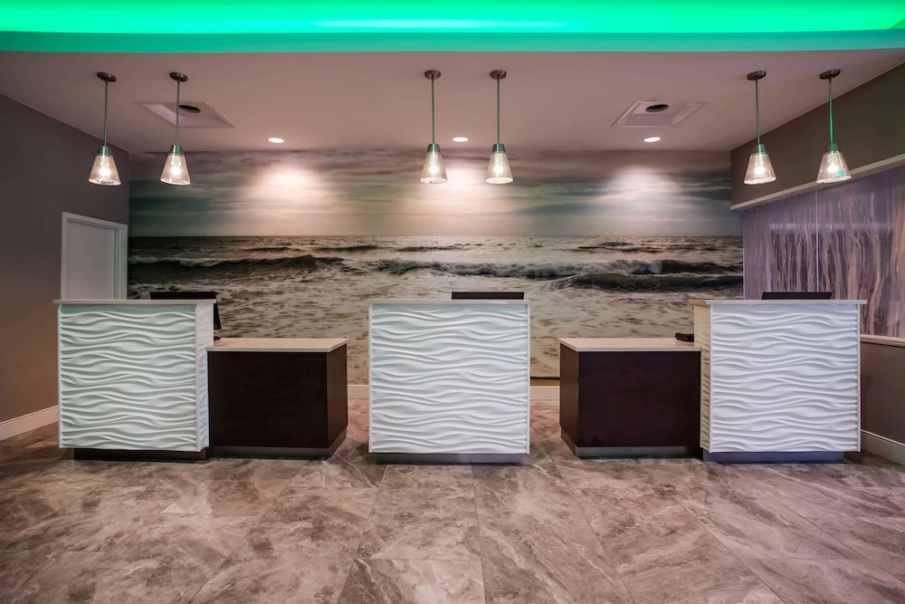 La Quinta Inn & Suites by Wyndham Virginia Beach 3/46