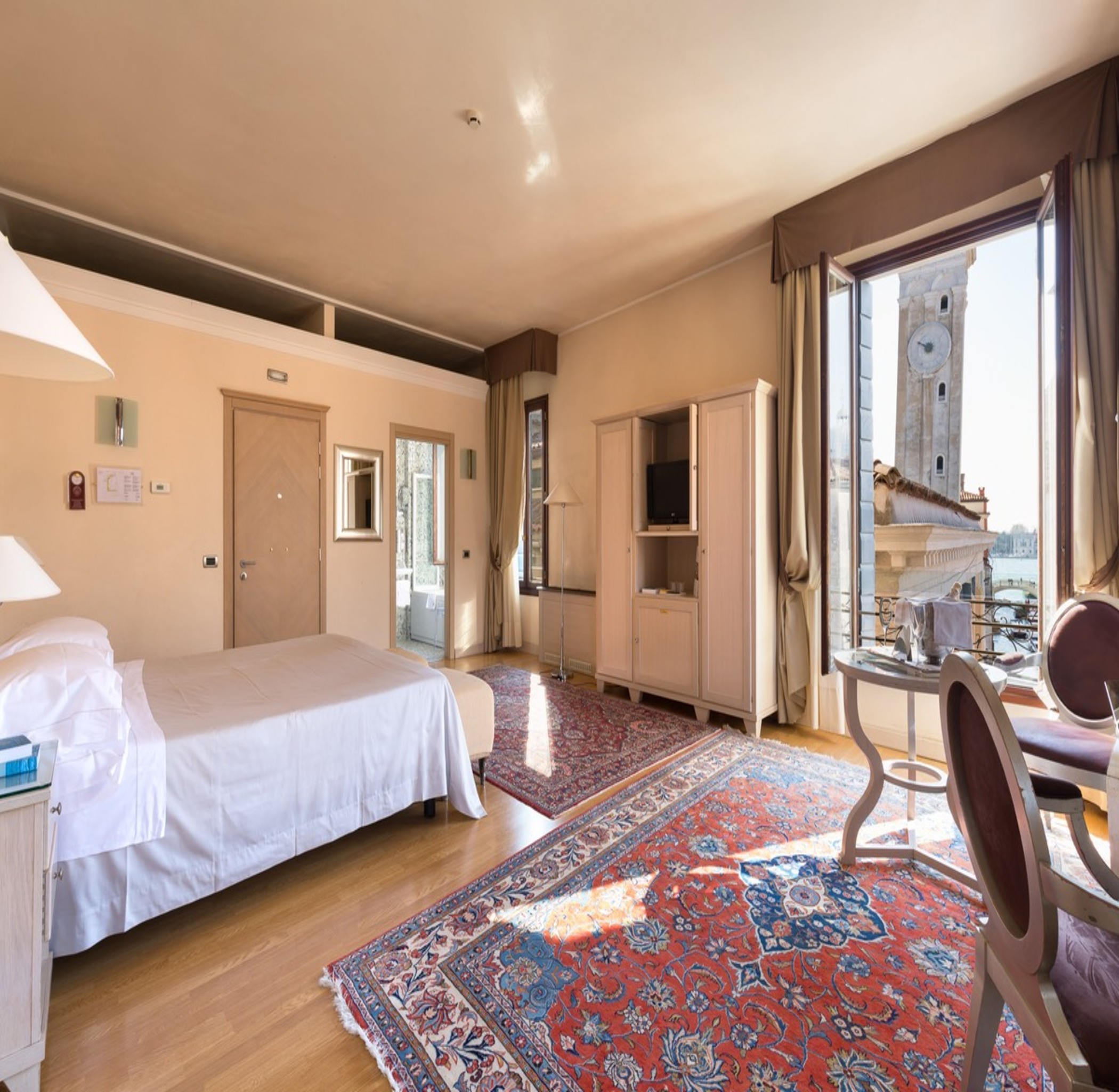 Exclusive, Suite, Canal View