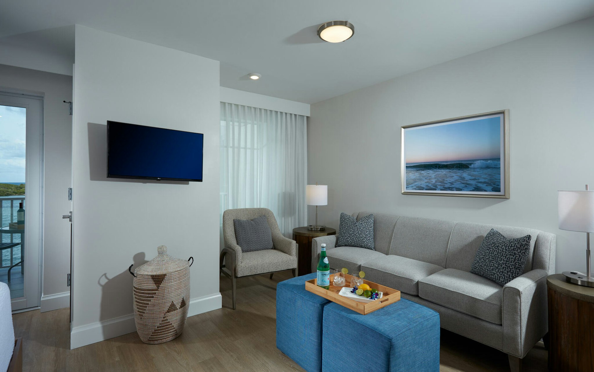 The Pointe Hotel 13/18