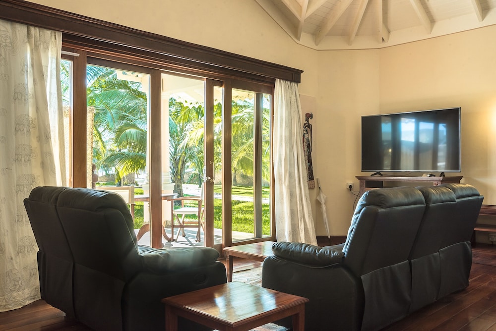 Ocean Beach Resort & Spa 57/81