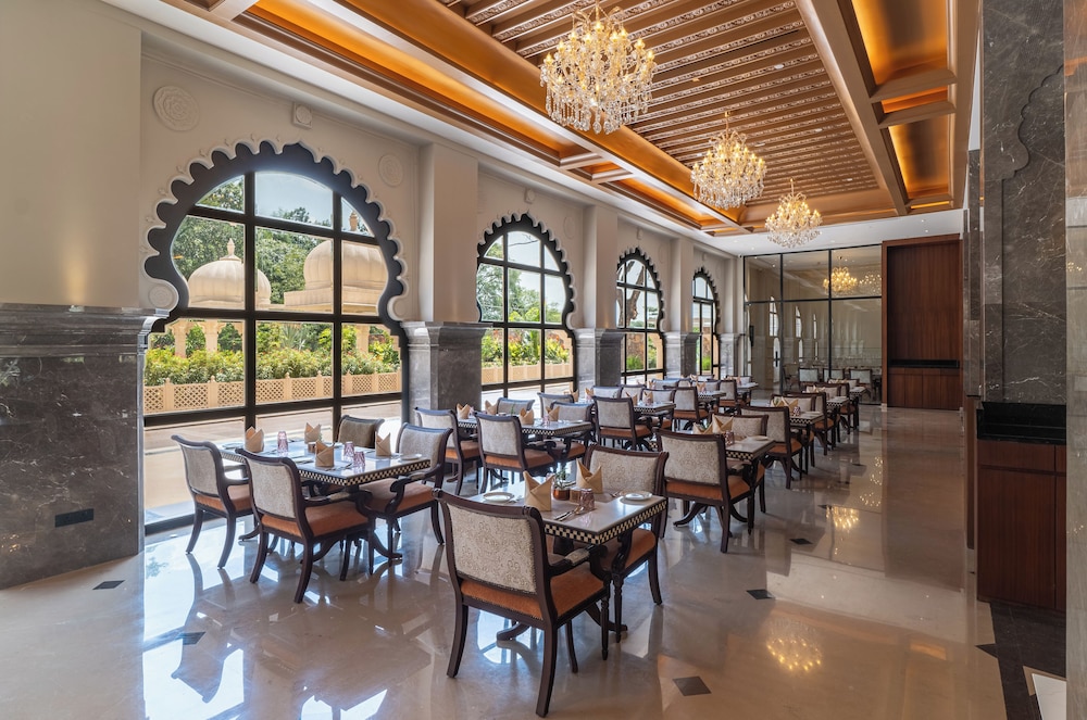 Wyndham Grand Udaipur Fateh Sagar Lake 54/66