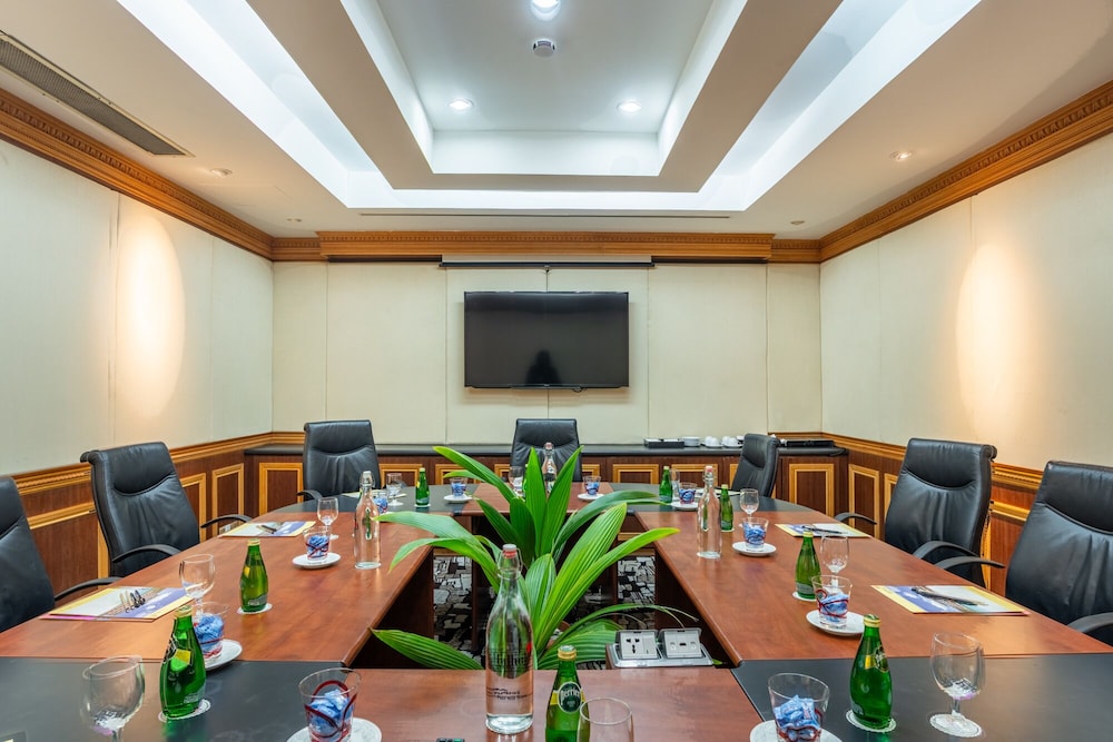 HULHULE ISLAND HOTEL 42/55