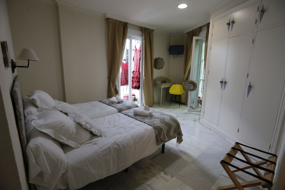 Hostal Jardin De La Alameda 25/50