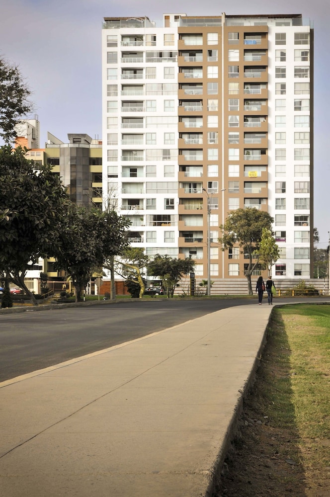 Lux Miraflores Apartments Ocean View 18/24