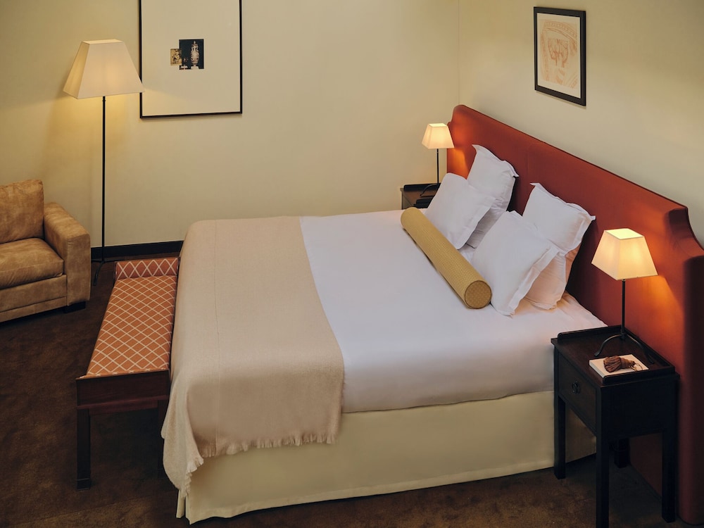 Mezzanine, Junior Suite