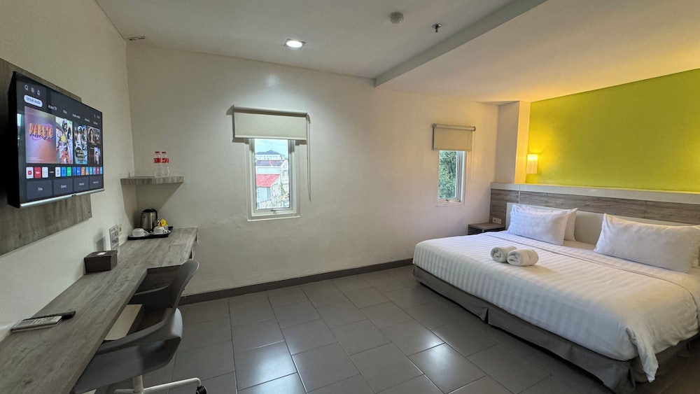DELUXE, DOUBLE BED