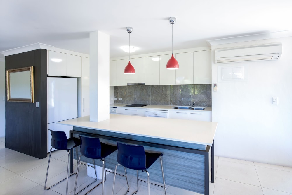 NOOSA SHORES RESORT 61/70
