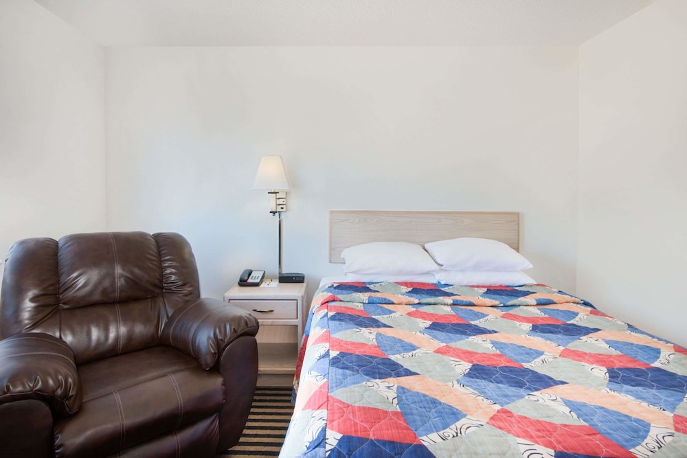 Super 8 by Wyndham Humboldt 22/48