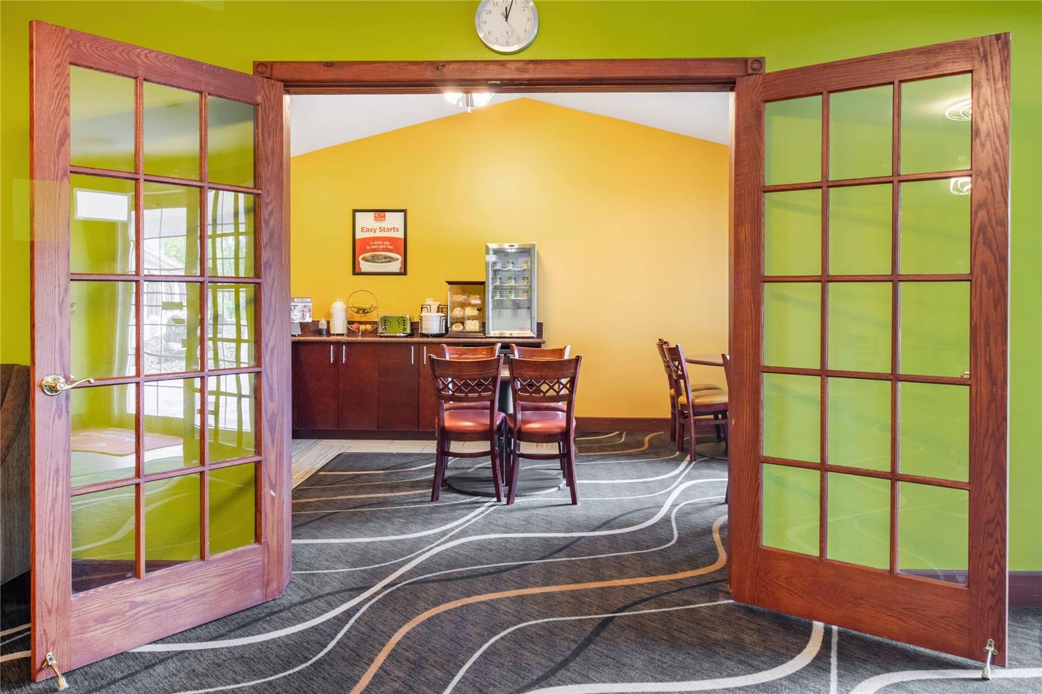 Econo Lodge Inn & Suites Eau Claire South 8/33