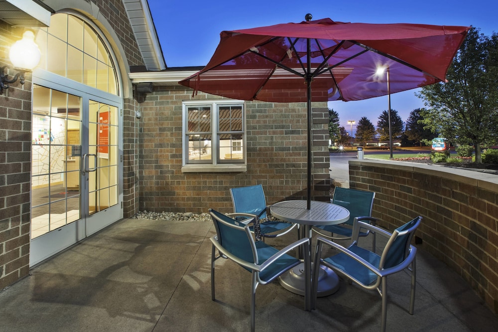 Towneplace Suites By Marriott Detroit Dearborn 27/33