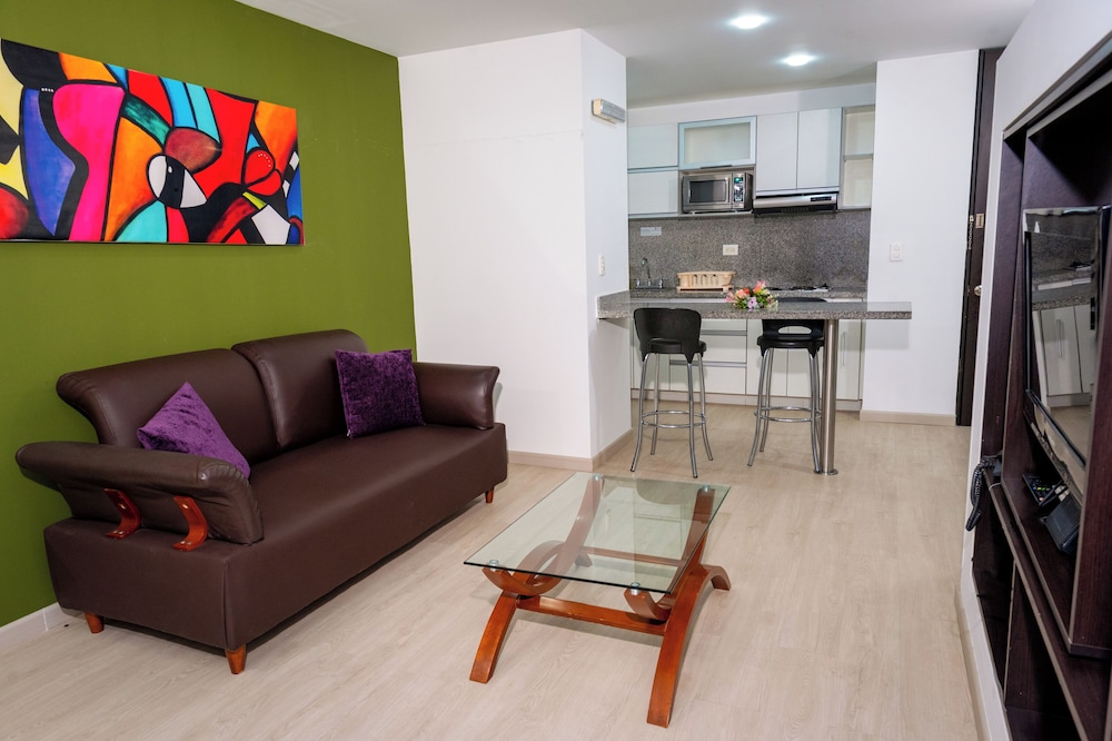 122 Plaza Apartahotel 34/56