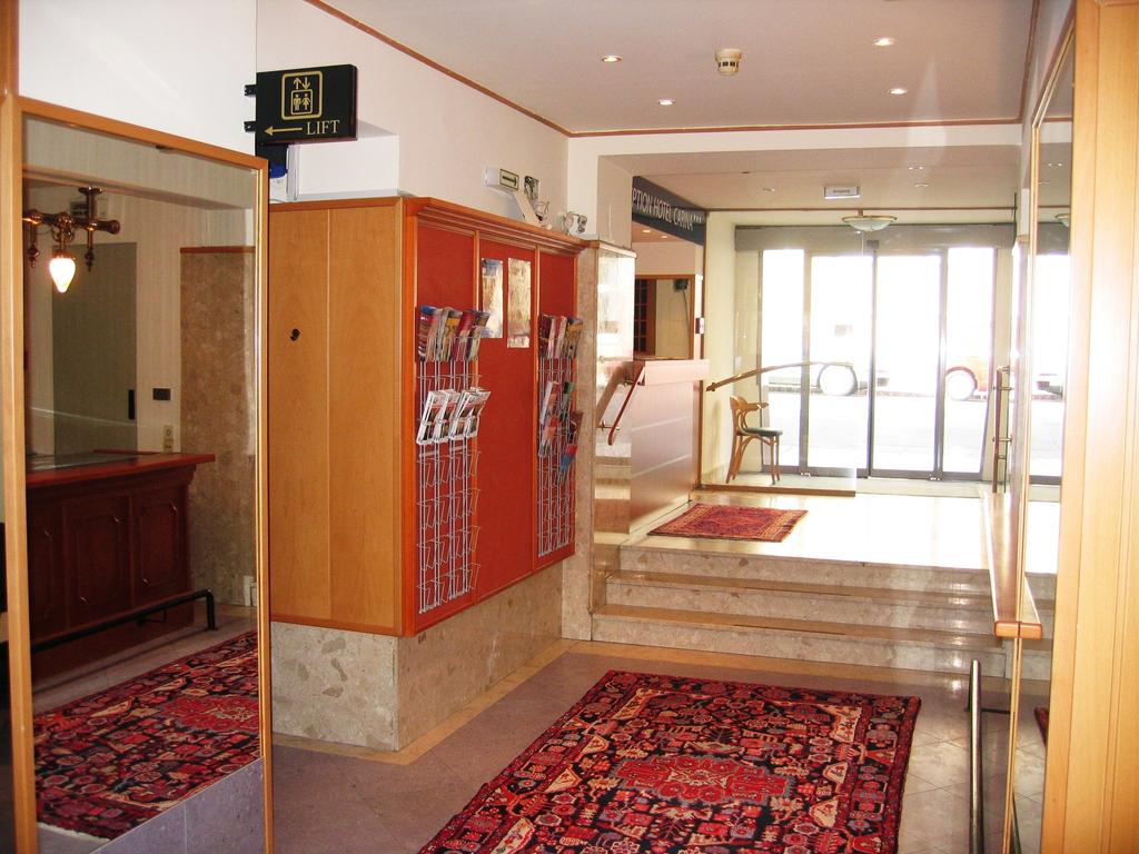Hotel Carina 1/10