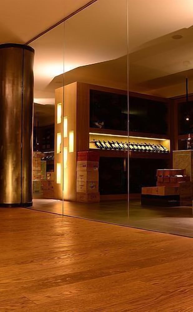 Link124 Hotel 35/65