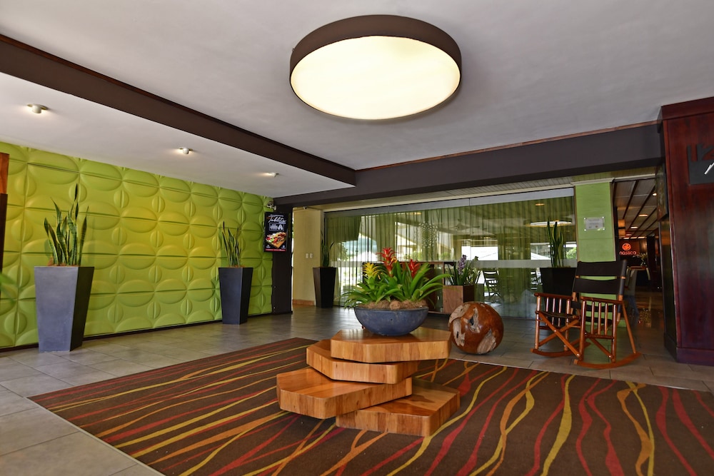 Autentico Hotel 8/50