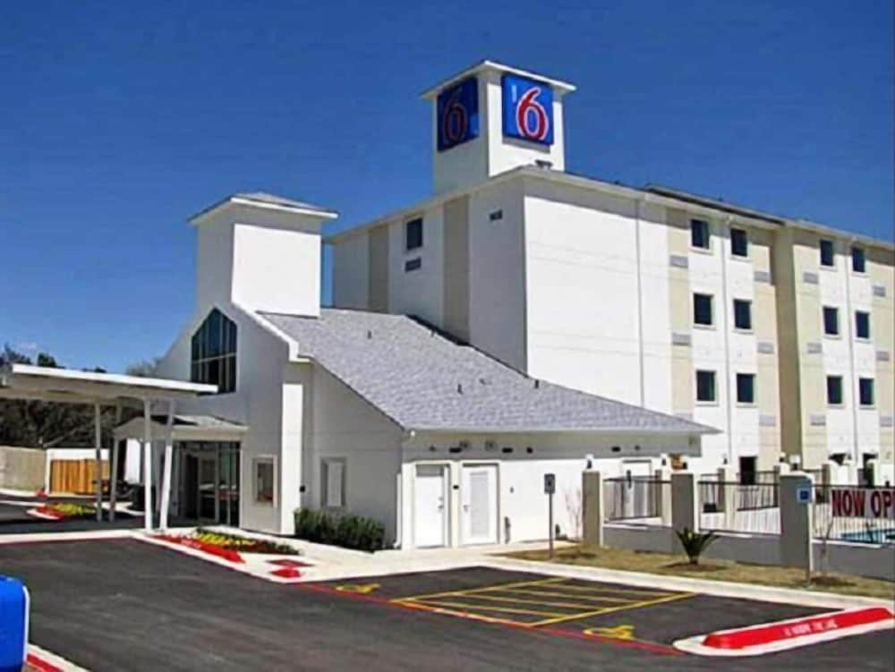 Motel6 Marble Falls, TX 47/51