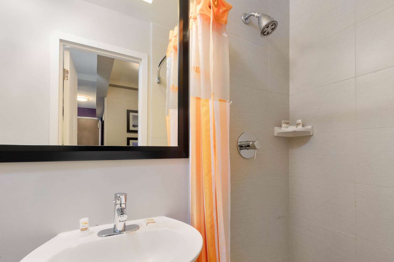 La Quinta Inn & Suites by Wyndham New York City Central Park 59/61