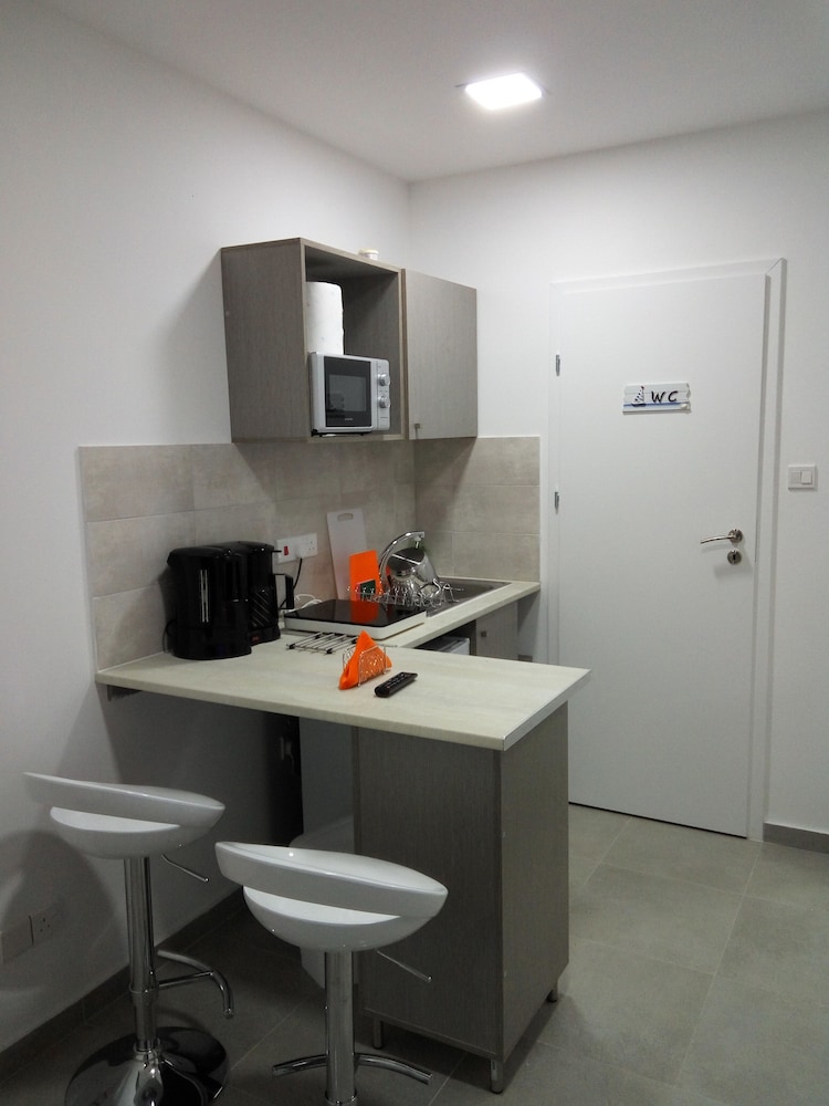 Elenapa Holiday Apartments 15/25