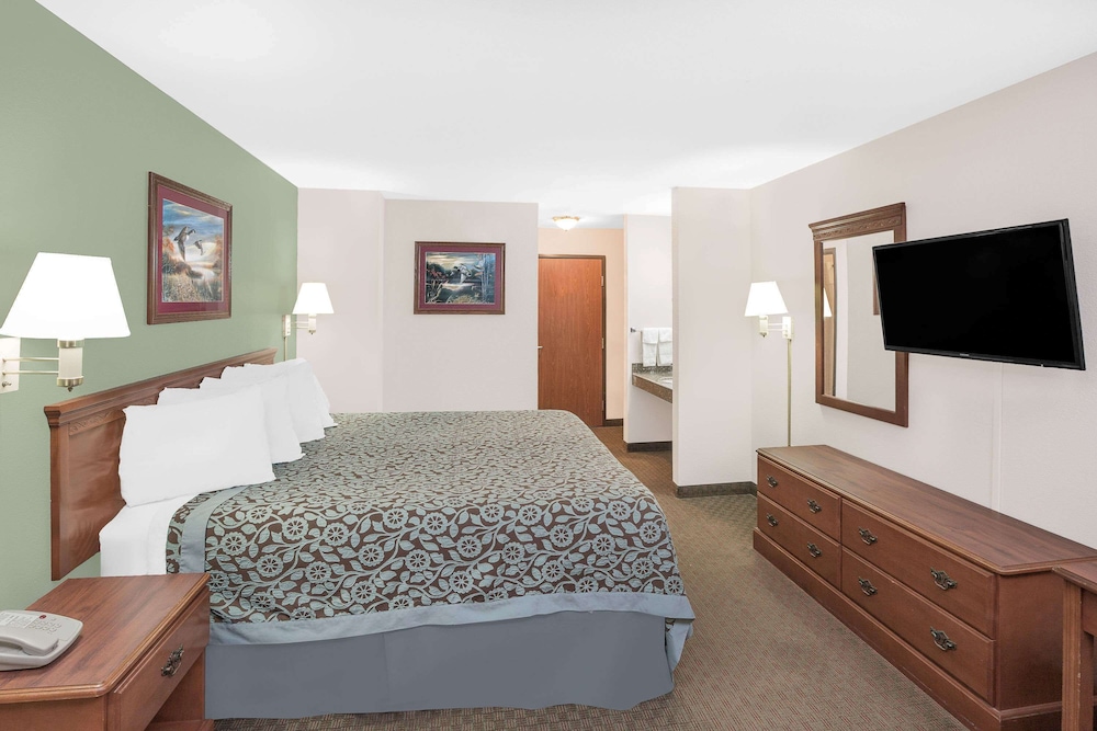 Days Inn & Suites By Wyndham Brinkley 8/14