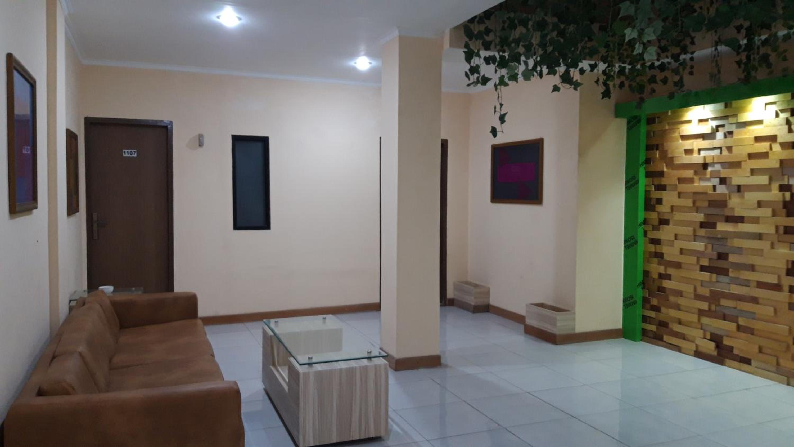 RedDoorz near Istana Plaza 2 35/50