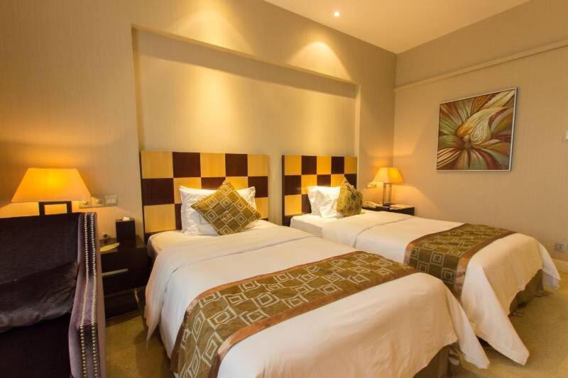Hiyet Oriental Hotel Zhongshan 13/47