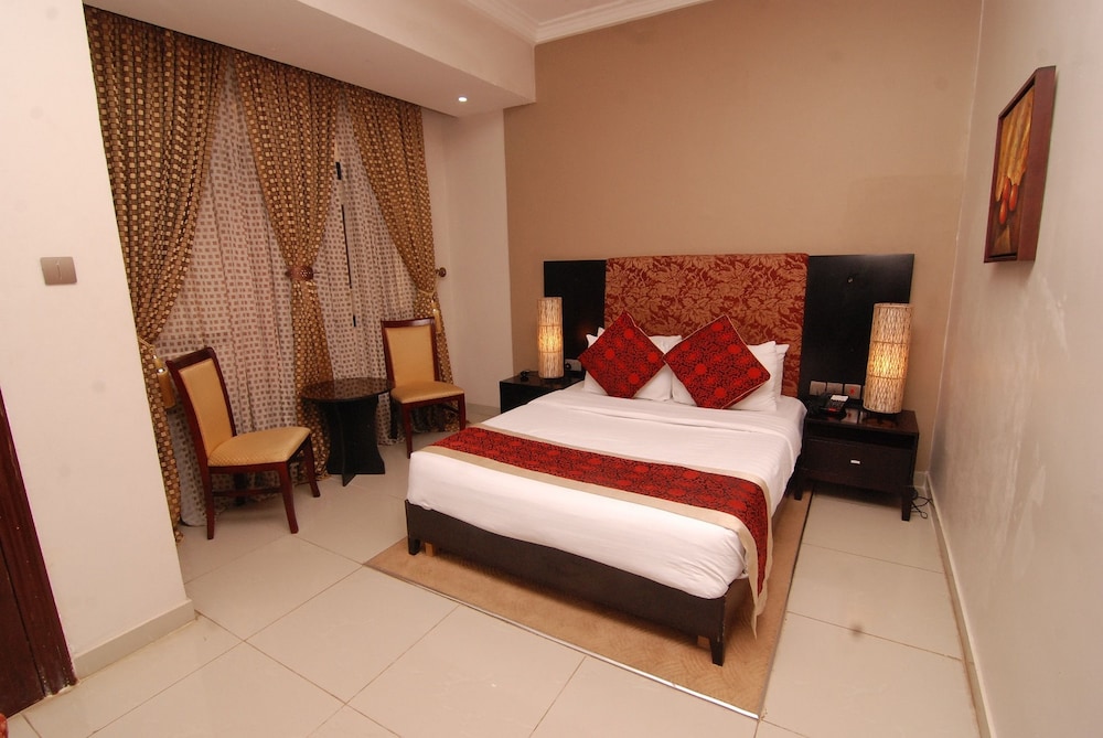 Stonehedge Hotel 12/50