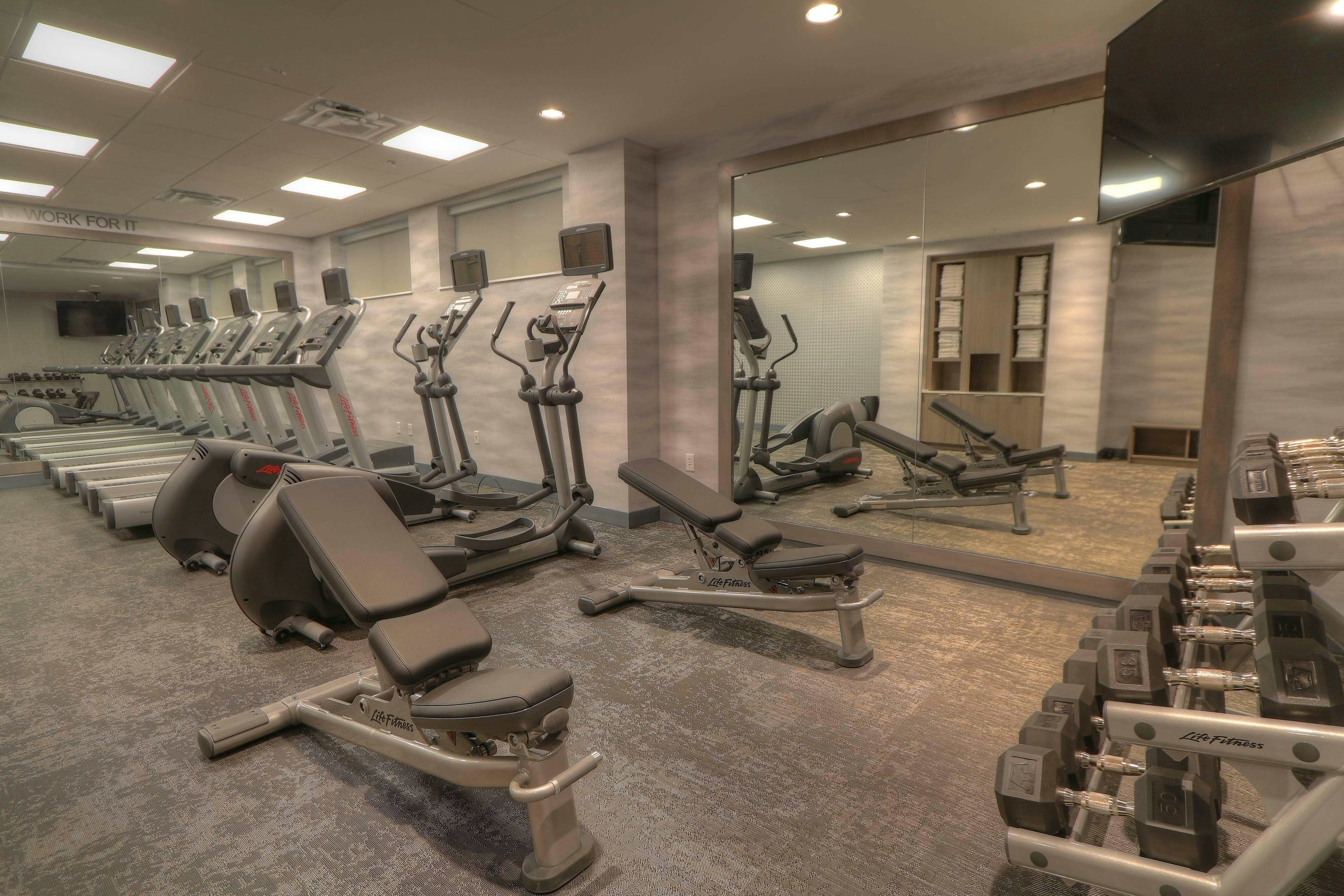 FAIRFIELD INN AND SUITES GATLINBURG DOWNTOWN 12/25