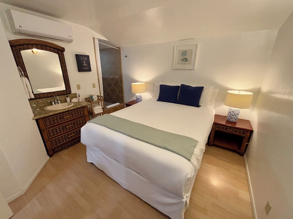 Casita, Bahama, 2 Trundle Beds, Queen Bed