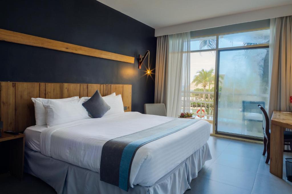 Courtyard, Standard, Double Bed