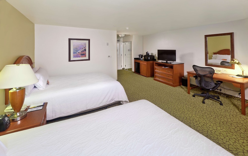 Hilton Garden Inn Ontario/Rancho Cucamonga 21/49