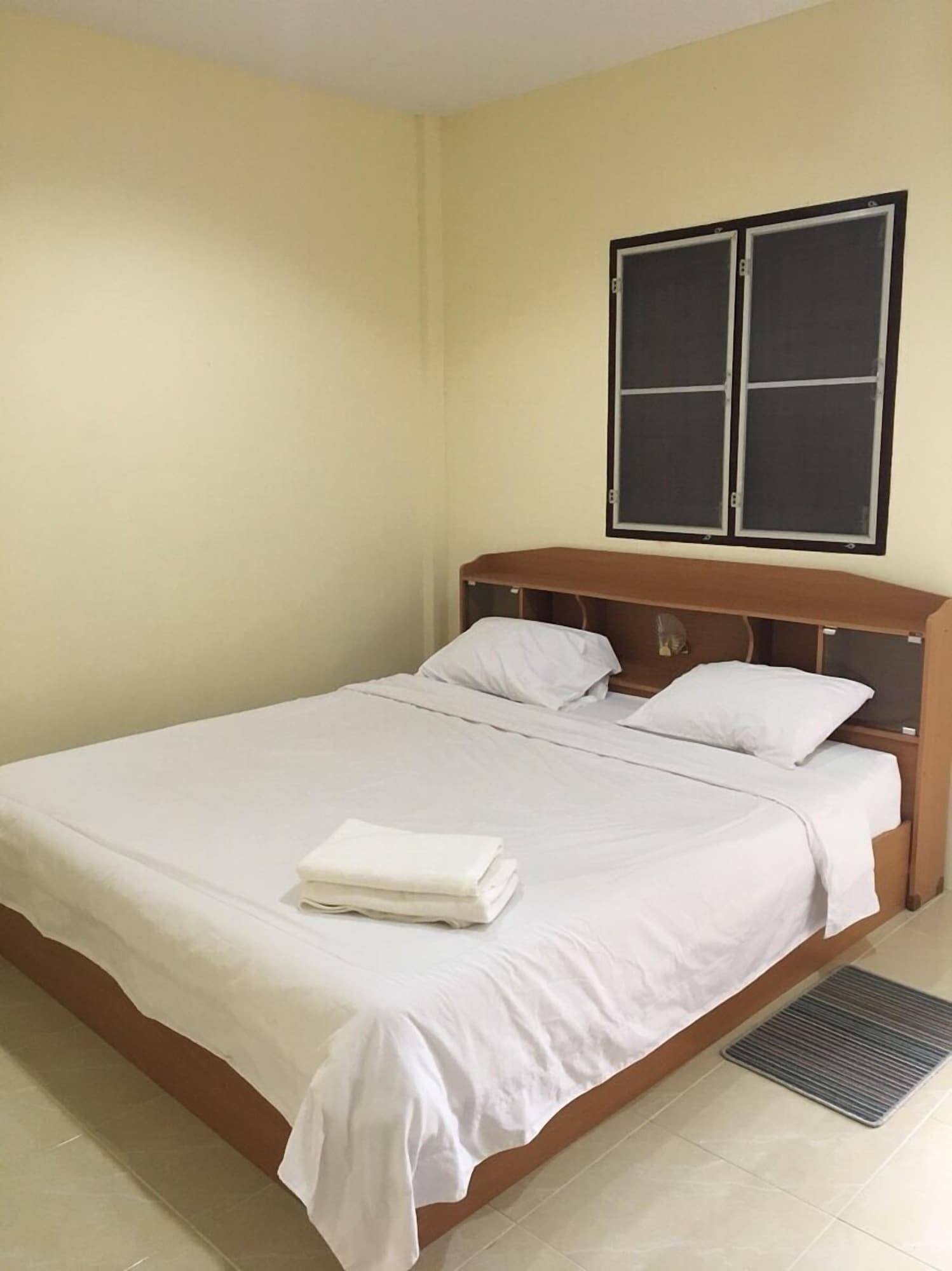 BUNGALOW, KING BED, MOUNTAIN VIEW